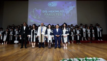 NNYÜ Diş Hekimliği mezunlarını verdi