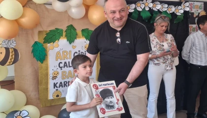 Öğrenciler karnelerine kavuştular