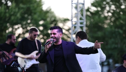 Sakarya’da 90’lar konseri nostalji rüzgârı estirdi