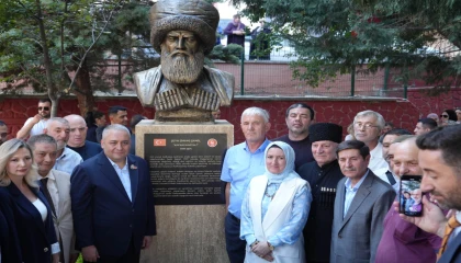 Ankara Keçiören’de Şeyh Şamil büstü törenle açıldı