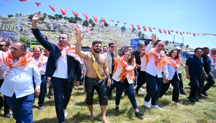 Antalya’da Feslikan güreşlerinin şampiyonu belli oldu