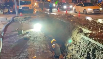 Ayvalık’ta kanalizasyon hattındaki göçük 36 saatte giderildi