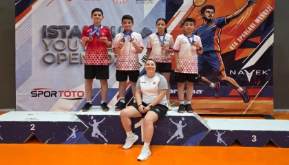 Bursa Büyükşehirli badmintonculardan 6 madalya Bursa Büyükşehirli badmintonculardan 6 madalya