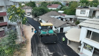 Bursa Karacabey’in Yenikaraağaç Mahallesi’nde yollar yenileniyor