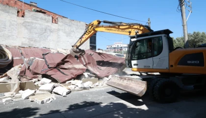 Bursa Osmangazi’de kaçak depoya af yok