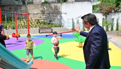 Bursa Yıldırım’da parklara yaz bakımı