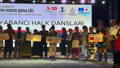 Efes Selçuk Halk Oyunları ekibinden muhteşem performans