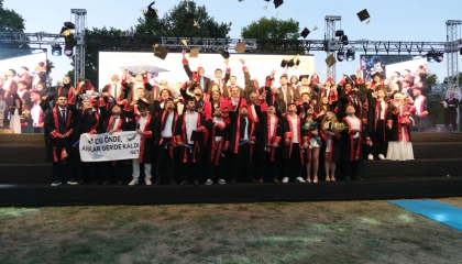 GTÜ’de mezuniyet coşkusu... Bin 480 öğrenci diplomalarını aldı