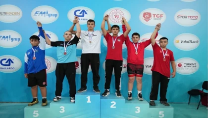 Güreşte Bursa Yıldırım rüzgarı