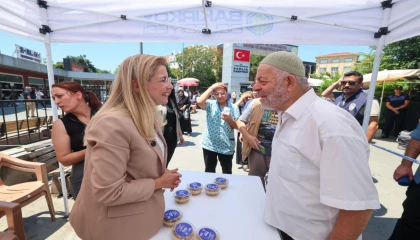 İstanbul Bakırköy’de binlerce kişiye aşure ikramı