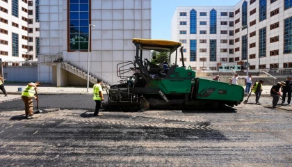 İstanbul Maltepe’de asfalt serim çalışmaları sürüyor