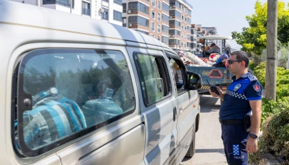 İzmir Büyükşehir’den tarım işçisi servislerine sıkı denetim