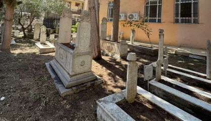 İzmit Hüseyin Paşa Camii haziresine Büyükşehir vefası