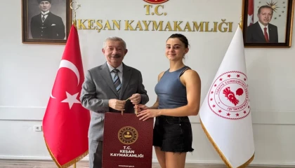 Kaymakam Mercan, LGS Türkiye birincisisini makamında ağırladı