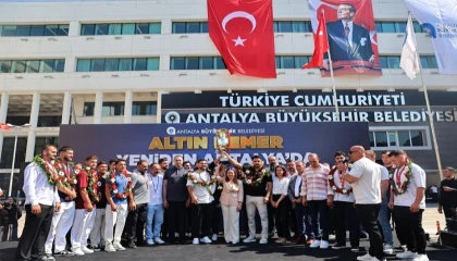 Kırkpınar Başpehlivanı Erkan Taş’a coşkulu karşılama