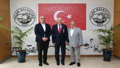 KKTC Öksüzoğlu’ndan Başkan Yalçın’a ziyaret