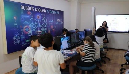 Kocaeli İzmit Belediyesi Robotik Kodlama ve Yazılım Evi’nde eğitimler başladı