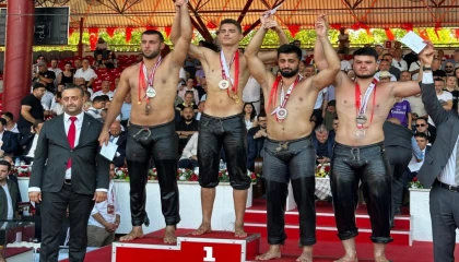 Kocaeli’nin pehlivanı Seçkin Duman Kırkpınar’da tarih yazdı