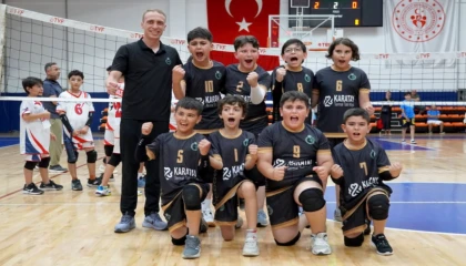 Konya Karatay’ın minik efeleri namağlup şampiyon