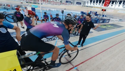 Konya Velodromu’nda geleceğin şampiyonları piste çıktı