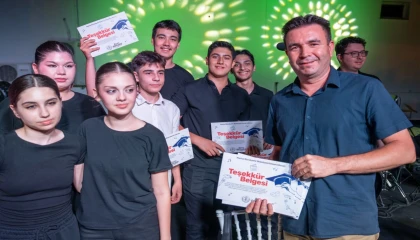Manisa Büyükşehir Konservatuvarı’ndan sanat dolu yıl sonu gecesi
