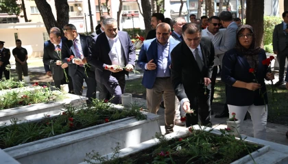Manisa şehitleri unutmadı