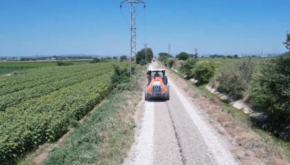 Manisa’da 4,5 kilometrelik ova yoluna asfalt