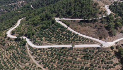 Mersin Büyükşehir Silifke’de son stabilize yolu asfaltladı