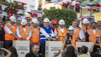 Mersin’de ulaşım için dev yatırım! Vatan Caddesi-Kuyuluk Kavşağı’nın temeli atıldı