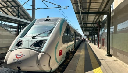 Millî elektrikli tren seti Trakya’da ilk seferine çıktı