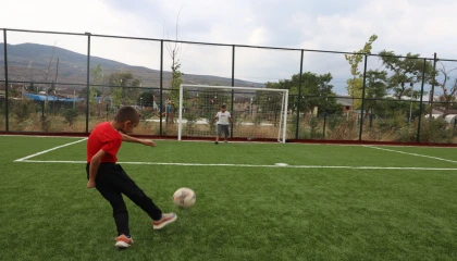 Sakarya Büyükşehir’den gençlere spor alanı