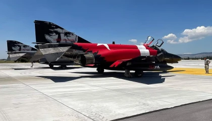 Türk Hava Kuvvetleri’nin efsanevi uçakları Belçika’da sergilendi