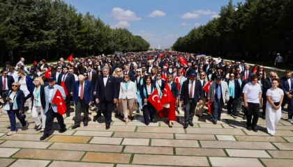 Türkiye Rotary ailesinden yeni döneme Anıtkabir’den güçlü mesaj