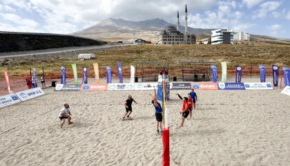 Voleybol tutkunları Kayseri Erciyes’te buluşacak